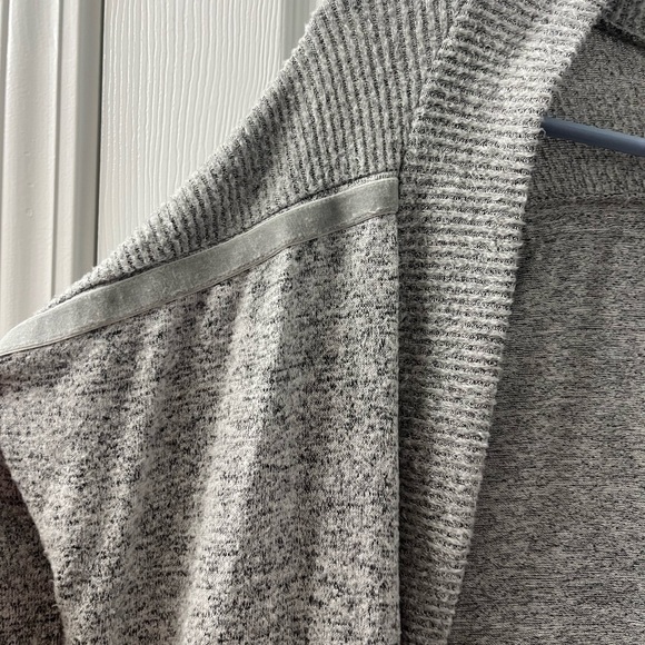 Maurice’s Sweater Size L - Picture 4 of 4